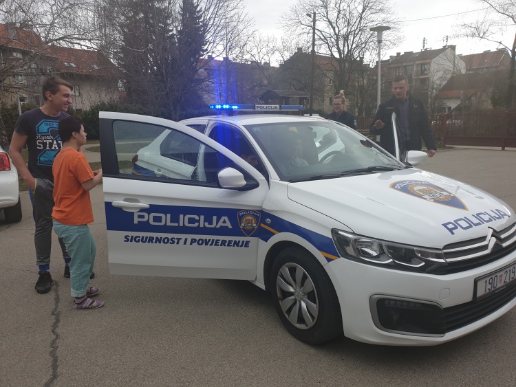 Slika /PU_ZG/slike/PUZ/2020/VELJAČA/24-02-20- skola/foto-2.jpg